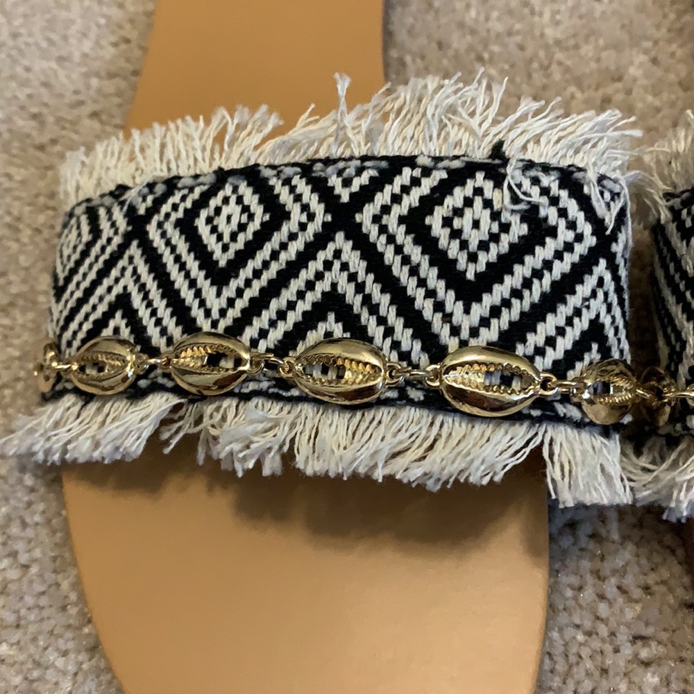 Gold shell fringe slides